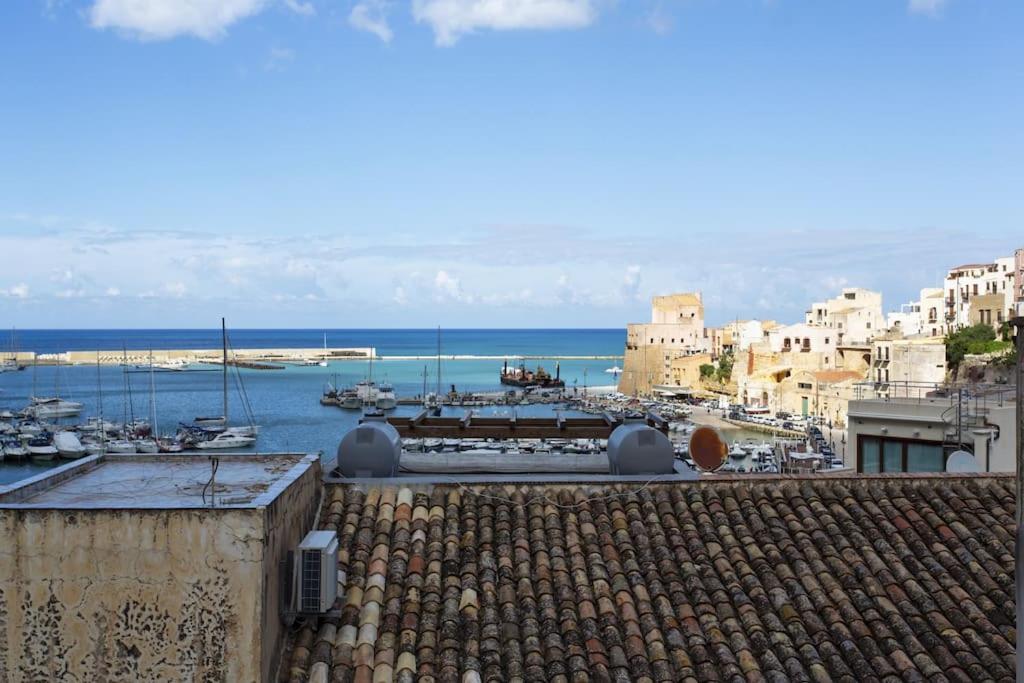 A 2 Passi Dal Castello ,Appartamento Con Veranda カステッランマーレ・デル・ゴルフォ エクステリア 写真